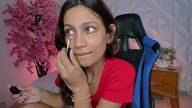 cora 22 online show from 11/13/25, 12:31