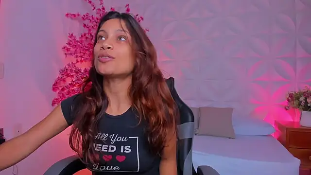 cora 22 online show from 01/13/26, 12:53