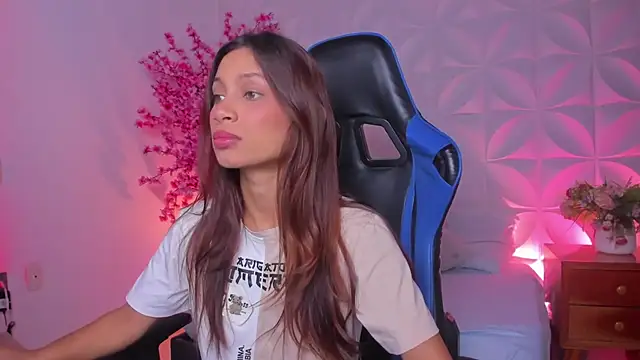 cora 22 online show from 11/25/25, 12:49