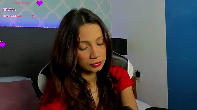 Snapshot of cora_22 chatting on 09/11/25, 12:49 cora 22 online show from 09/11/25, 12:49