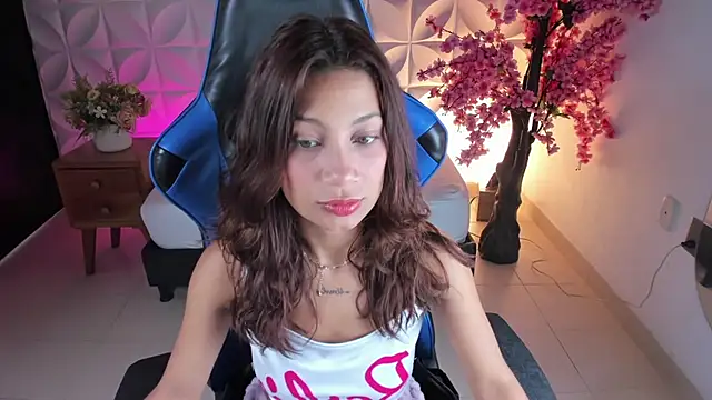 Snapshot of cora_22 chatting on 01/25/25, 12:16 cora 22 online show from 01/25/25, 12:16