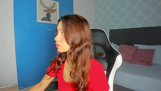 Snapshot of cora_22 chatting on 09/30/25, 12:22 cora 22 online show from 09/30/25, 12:22