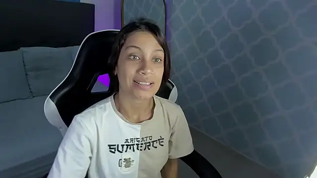 cora 22 online show from 10/31/25, 12:46