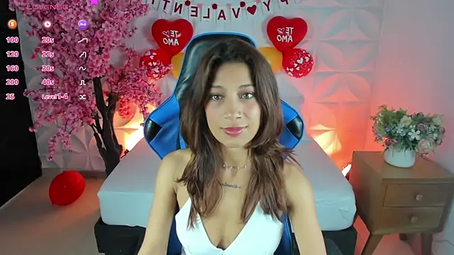 Snapshot of cora_22 chatting on 02/17/25, 12:38 cora 22 online show from 02/17/25, 12:38