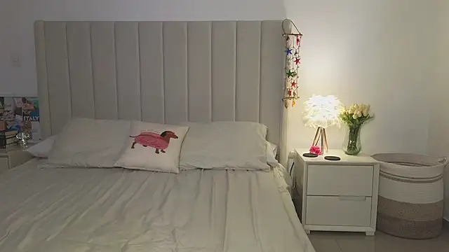 I am kat online show from 10/21/25, 02:11