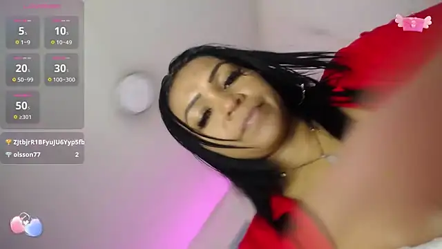 Snapshot of louise_nails chatting on 02/23/25, 12:48 louise nails online show from 02/23/25, 12:48