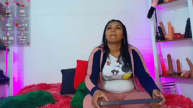 louise nails online show from 04/07/26, 12:29