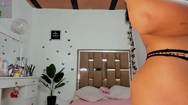 kendall-ewers online show from 04/11/26, 01:46