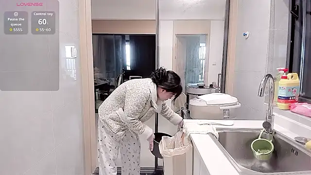 Vivian-6 online show from 02/28/26, 01:05