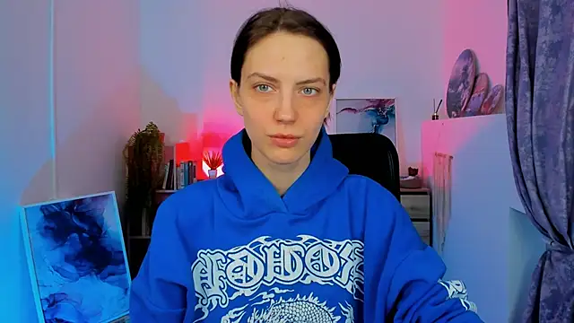 Snapshot of EmilyWilden chatting on 12/09/24, 06:45 EmilyWilden online show from 12/09/24, 06:45