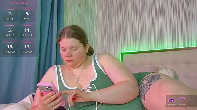 Snapshot of RubyValen chatting on 07/17/26, 01:25 RubyValen online show from 07/17/26, 01:25