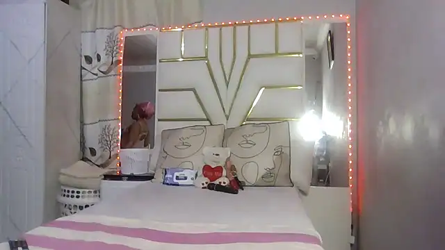 SexyyNana online show from 12/23/25, 01:38