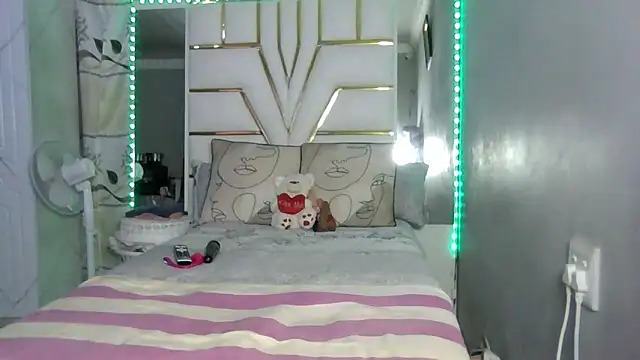 Snapshot of SexyyNana chatting on 09/25/25, 10:38 SexyyNana online show from 09/25/25, 10:38