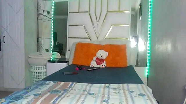 SexyyNana online show from 11/19/25, 11:27