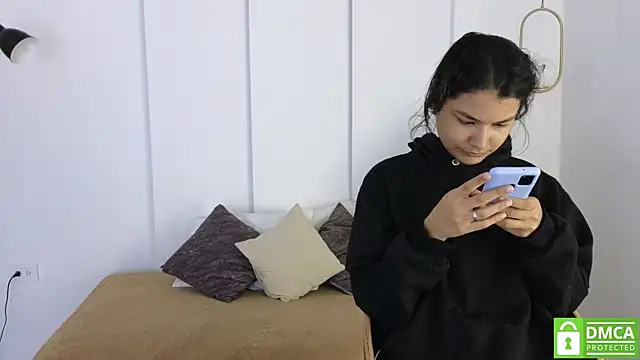 Snapshot of sexychanell_18 chatting on 10/02/25, 12:52 sexychanell 18 online show from 10/02/25, 12:52