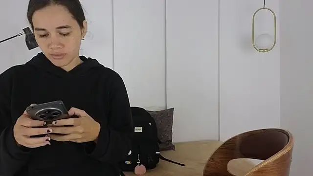 Snapshot of sexychanell_18 chatting on 01/15/26, 01:14 sexychanell 18 online show from 01/15/26, 01:14