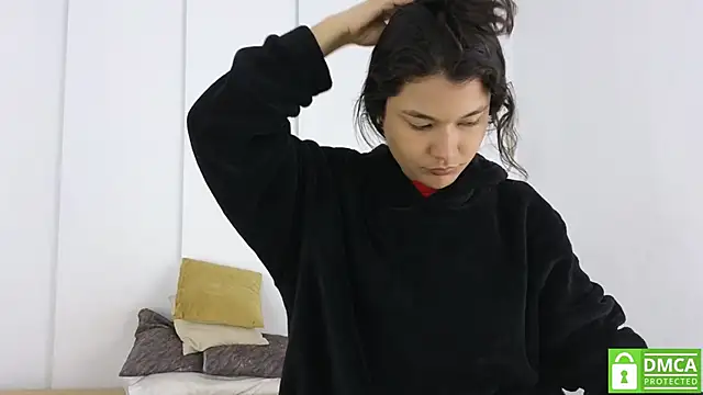 Snapshot of sexychanell_18 chatting on 12/21/25, 01:02 sexychanell 18 online show from 12/21/25, 01:02