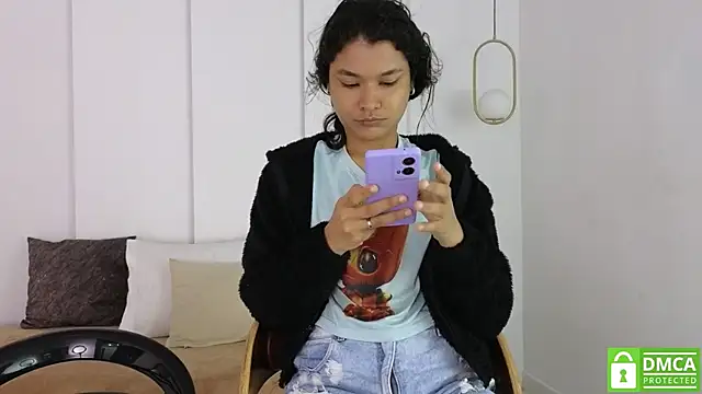 Snapshot of sexychanell_18 chatting on 10/09/25, 01:00 sexychanell 18 online show from 10/09/25, 01:00