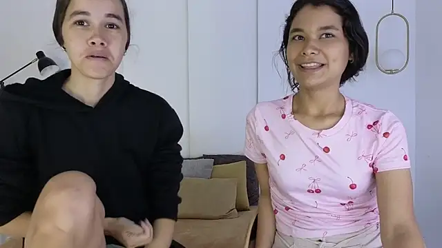 Snapshot of sexychanell_18 chatting on 02/21/26, 01:24 sexychanell 18 online show from 02/21/26, 01:24