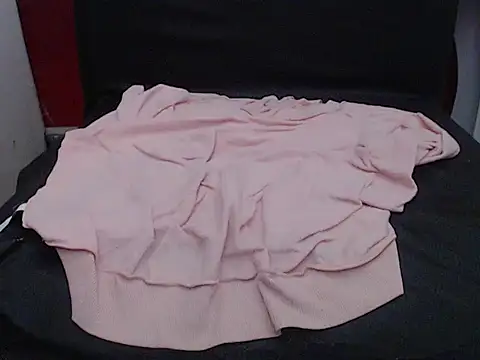 Laura hottt online show from 10/26/25, 05:24