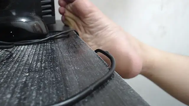 Laura hottt online show from 11/15/25, 02:26