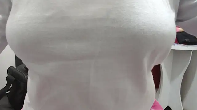 Laura hottt online show from 09/29/25, 02:01