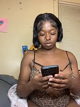 Snapshot of TinyBlazian901 chatting on 09/16/25, 03:29 TinyBlazian901 online show from 09/16/25, 03:29