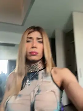 caroline cossei online show from 03/31/26, 08:22