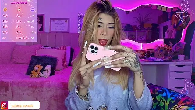 caroline cossei online show from 02/11/26, 05:18