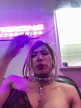 caroline cossei online show from 04/04/26, 07:20