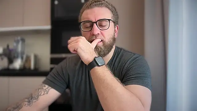 Bear bear  online show from 04/18/26, 09:11