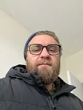 Bear bear  online show from 04/25/26, 11:13