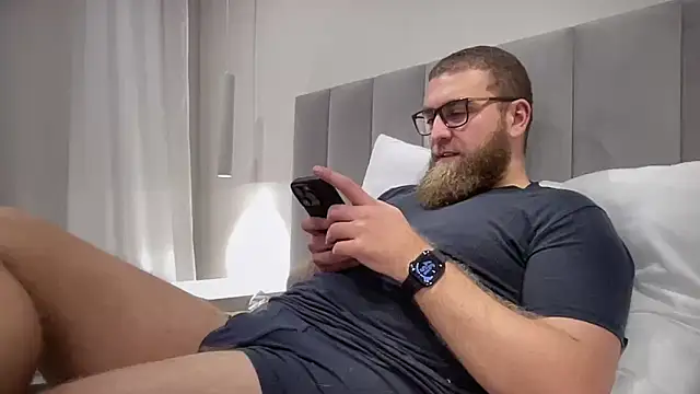 Bear bear  online show from 10/26/25, 12:38