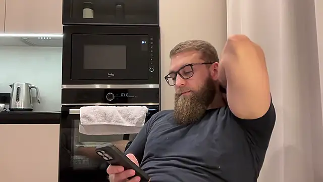 Bear bear  online show from 11/29/25, 01:55