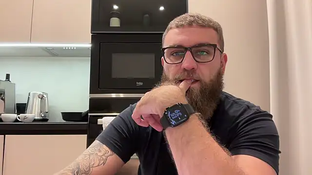 Bear bear  online show from 11/20/25, 12:39