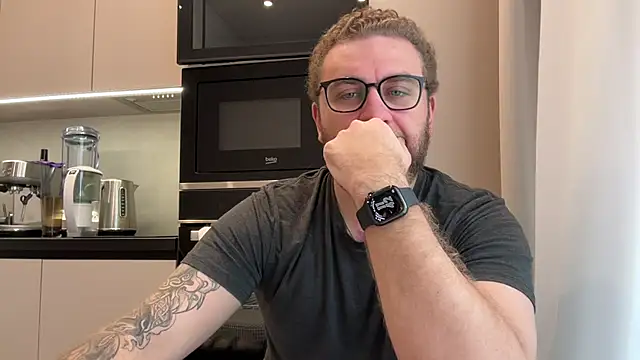 Bear bear  online show from 04/15/26, 08:42