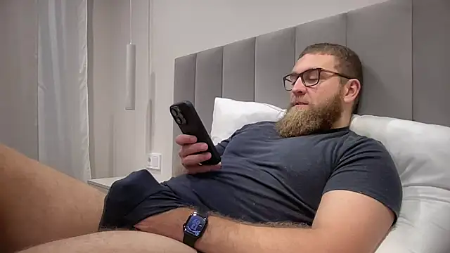 Bear bear  online show from 11/01/25, 10:09