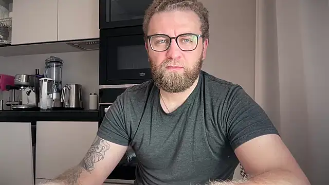 Bear bear  online show from 04/20/26, 07:55