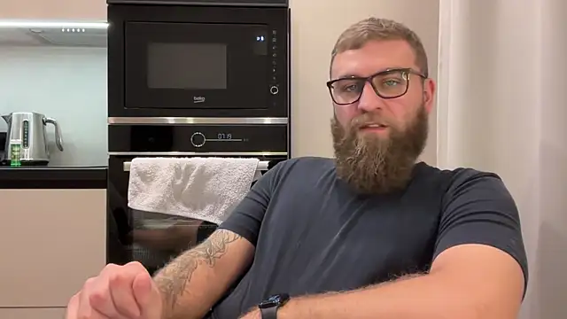 Bear bear  online show from 12/21/25, 01:57