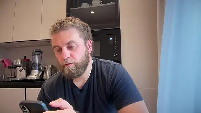 Bear bear  online show from 04/23/26, 09:49