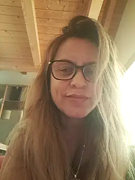 OliviaLewis online show from 11/06/25, 10:08