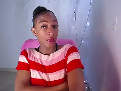 Snapshot of samy_doll chatting on 04/06/26, 08:32 samy doll online show from 04/06/26, 08:32