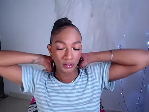 Snapshot of samy_doll chatting on 04/04/26, 01:01 samy doll online show from 04/04/26, 01:01