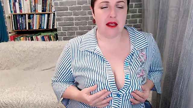 Rainbow lady online show from 10/25/25, 02:44