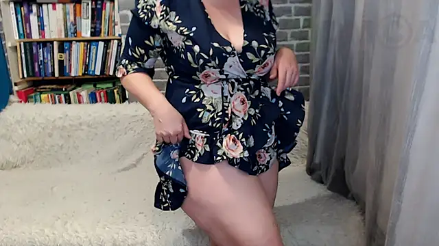 Rainbow lady online show from 11/12/25, 02:15