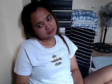 xTheLastVIRGINx online show from 02/12/26, 05:51