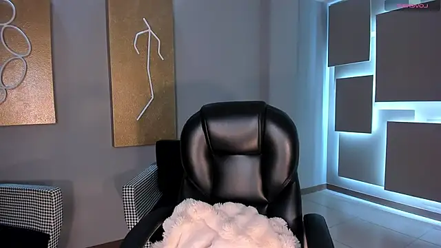 JuanitaClay online show from 10/28/25, 12:48