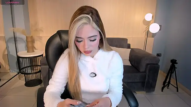 JuanitaClay online show from 01/19/26, 12:20