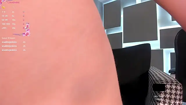 JuanitaClay online show from 10/27/25, 04:19