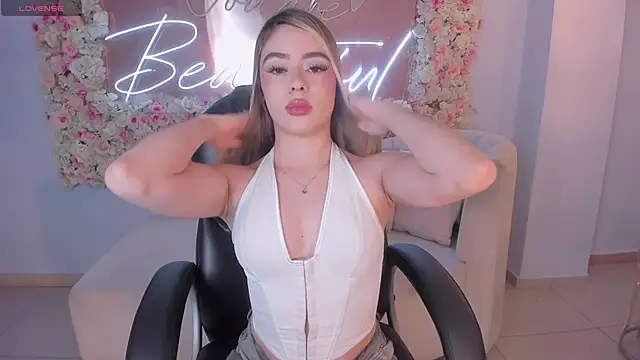 JuanitaClay online show from 05/09/26, 07:39